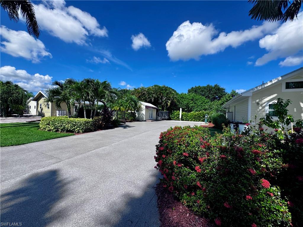 RIVERBEND MOTORCOACH RESORT - Land