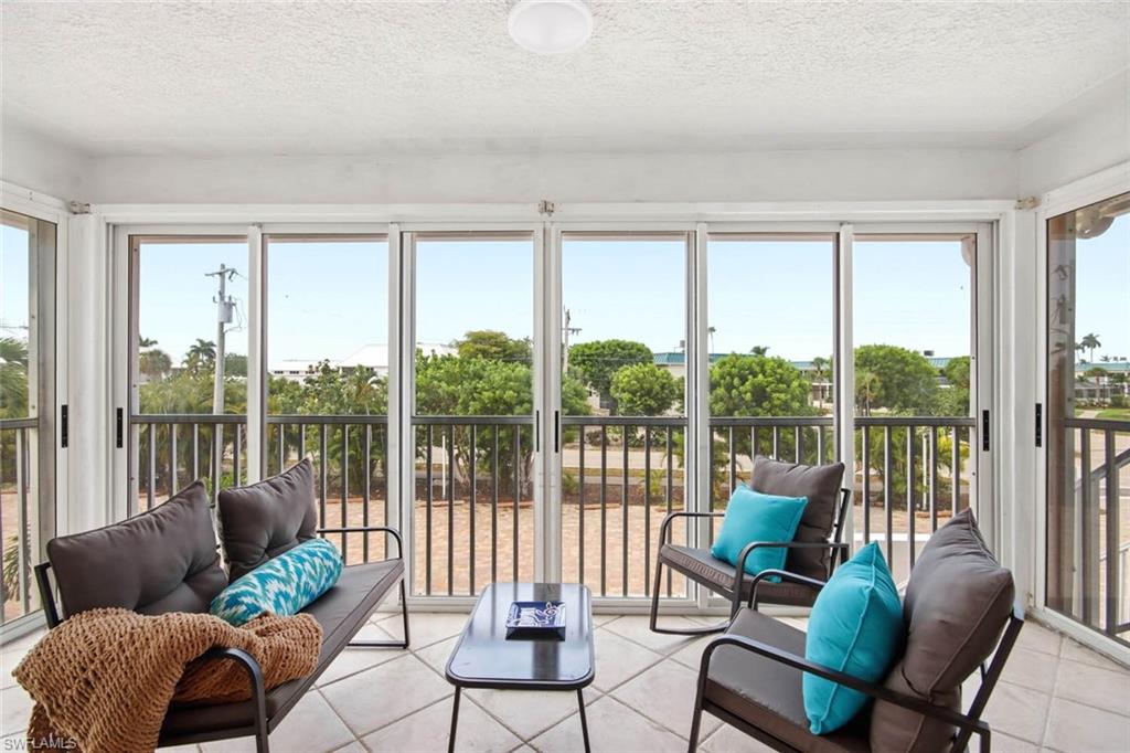 SANIBEL ARMS - Residential