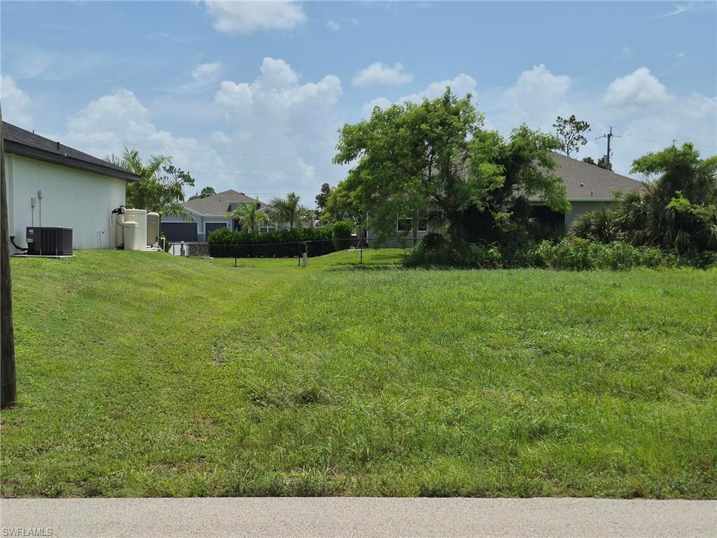 CAPE CORAL - Land