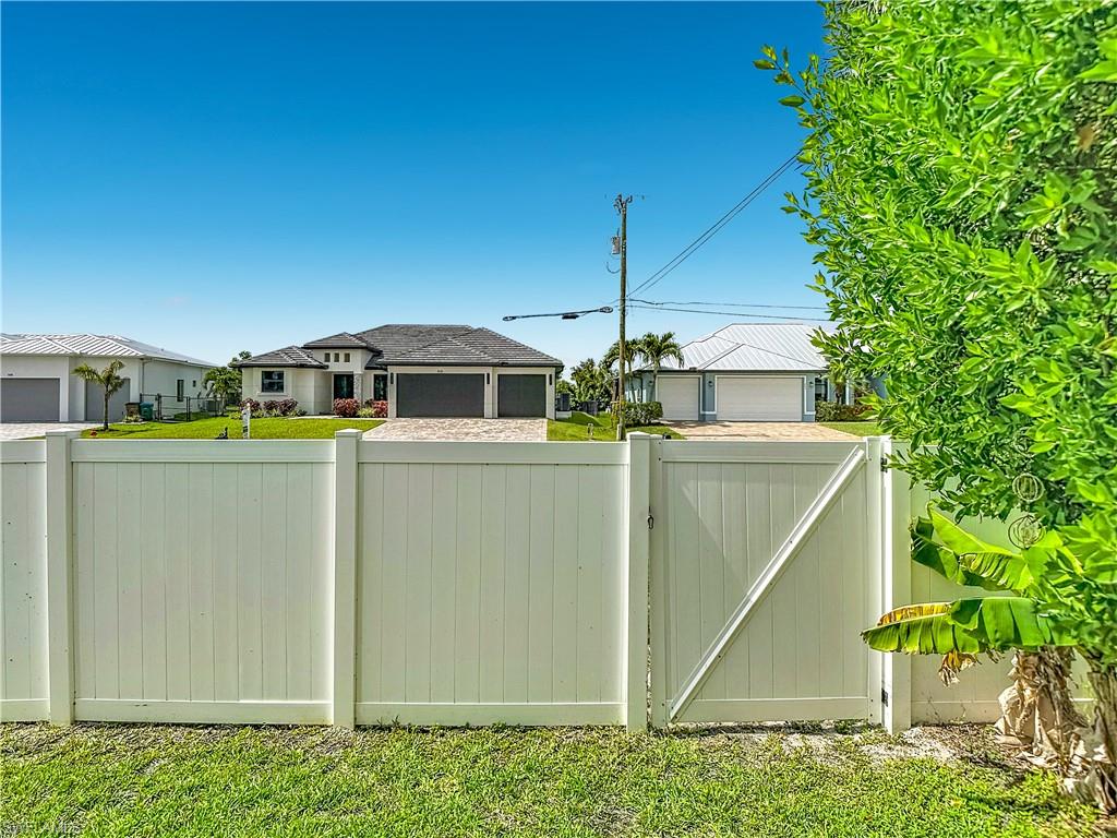 CAPE CORAL - Residential