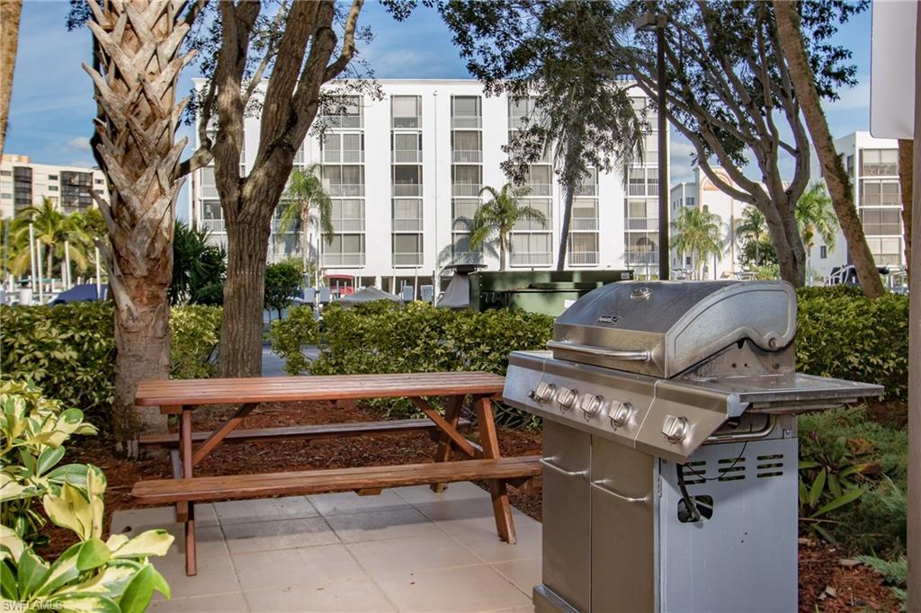 HIBISCUS POINTE - Residential