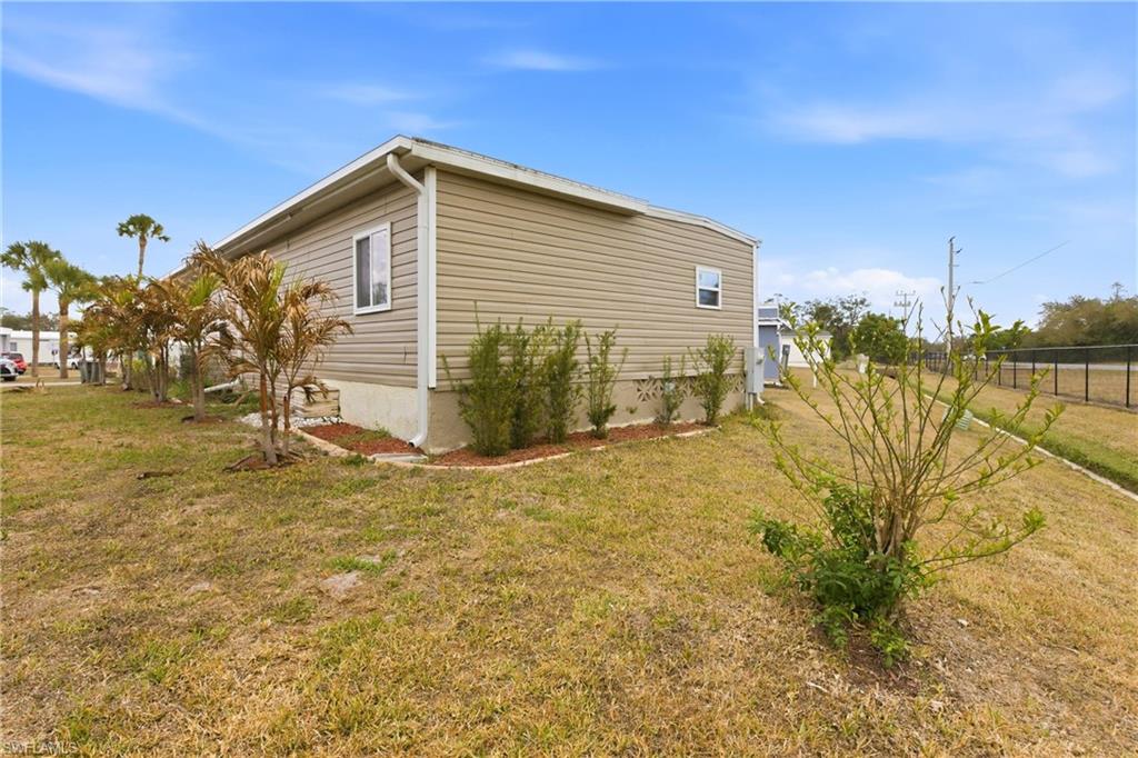 HOLIDAY TRAVEL PARK - Residential