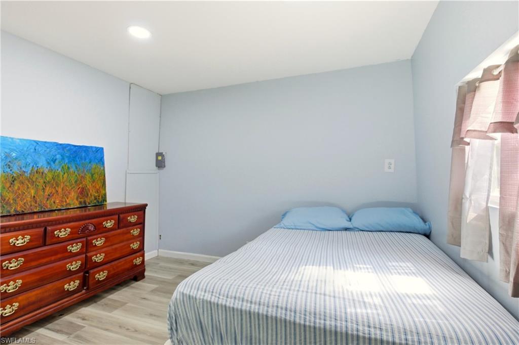 HOLIDAY TRAVEL PARK - Residential