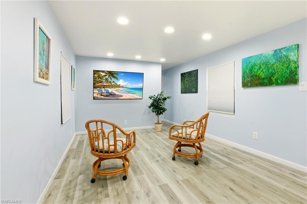 HOLIDAY TRAVEL PARK - Residential