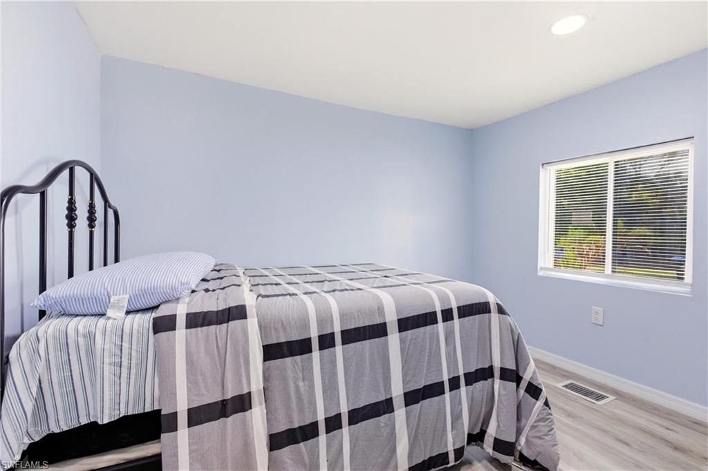 HOLIDAY TRAVEL PARK - Residential