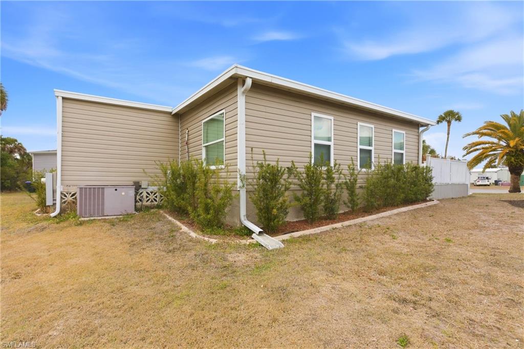 HOLIDAY TRAVEL PARK - Residential