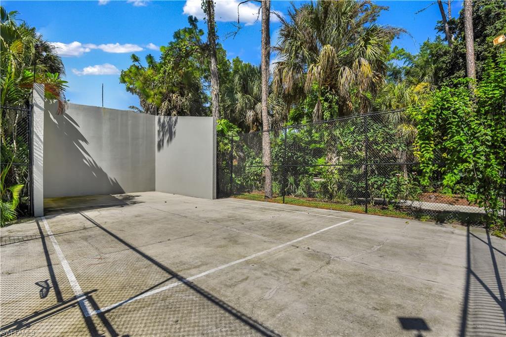 OAKES ESTATES - Residential