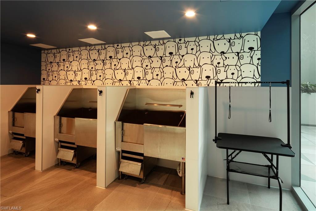 ASCENT AT METROPOLITAN NAPLES - Residential Lease