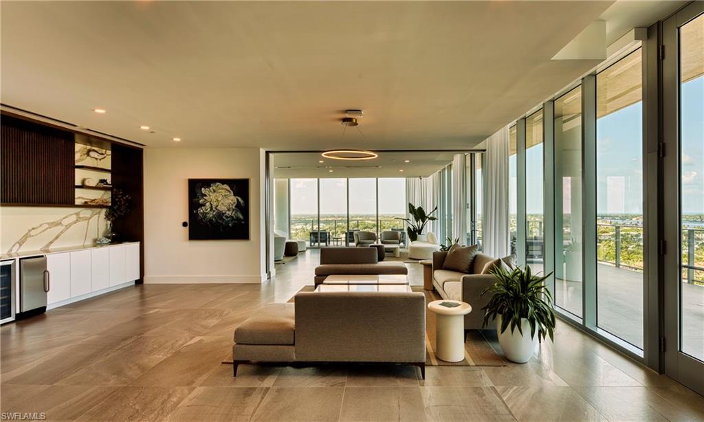 ASCENT AT METROPOLITAN NAPLES - Residential Lease