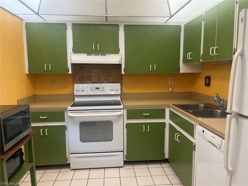 SEVEN LAKES - Residential