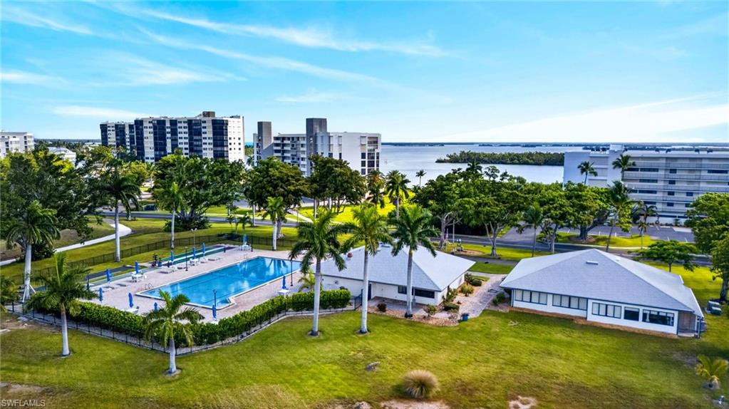 THE PALMS OF BAY BEACH - Residential Lease