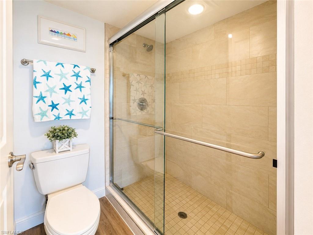 THE PALMS OF BAY BEACH - Residential Lease