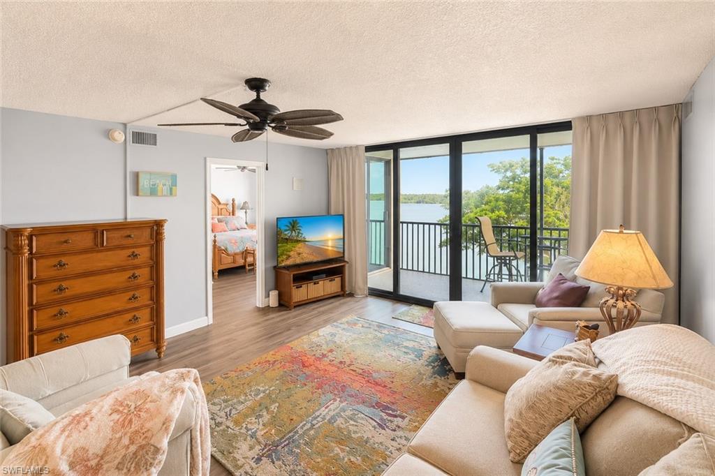 THE PALMS OF BAY BEACH - Residential Lease