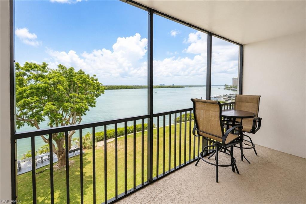 THE PALMS OF BAY BEACH - Residential Lease