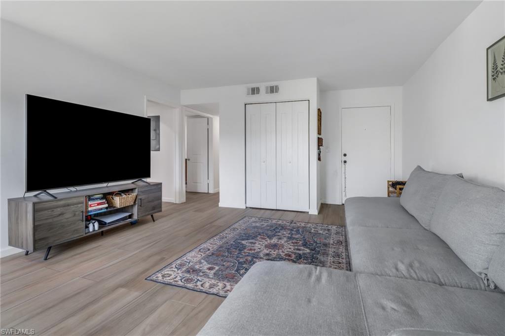 LAKEWOOD - Residential
