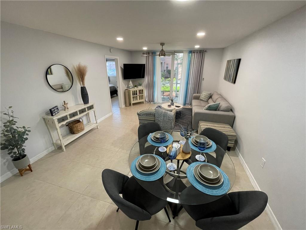 Beautiful condo centrally located in Naples, great community, close to beaches, shopping malls. Fully furnished, all utilities included! Call now to make an appointment and see it!