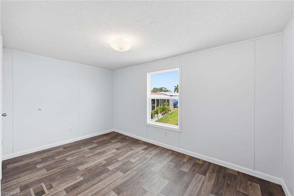 MARINERS COVE - Residential