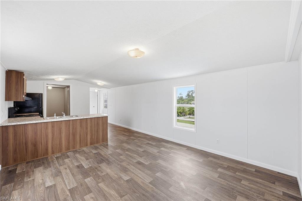 MARINERS COVE - Residential