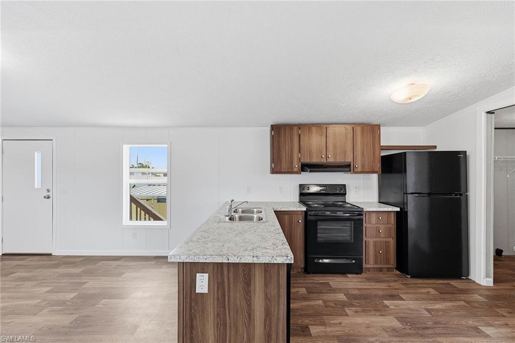 MARINERS COVE - Residential