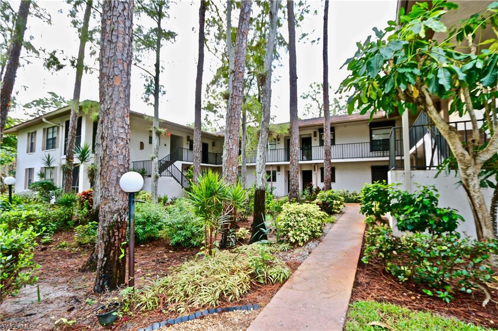 COURTYARD AT KINGS LAKE - Residential