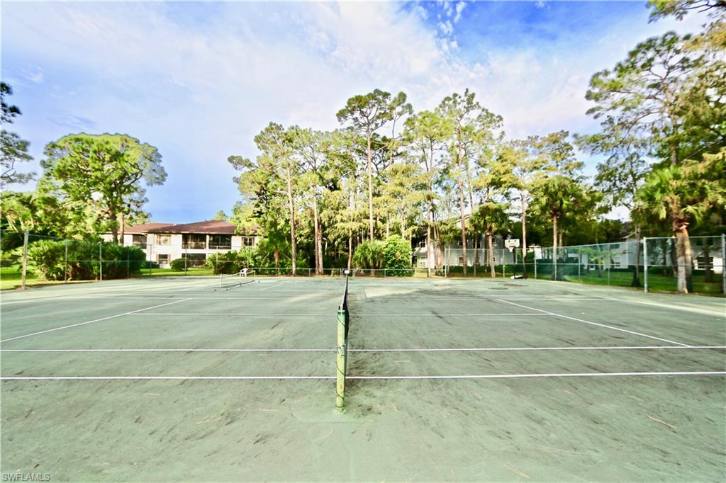 COURTYARD AT KINGS LAKE - Residential