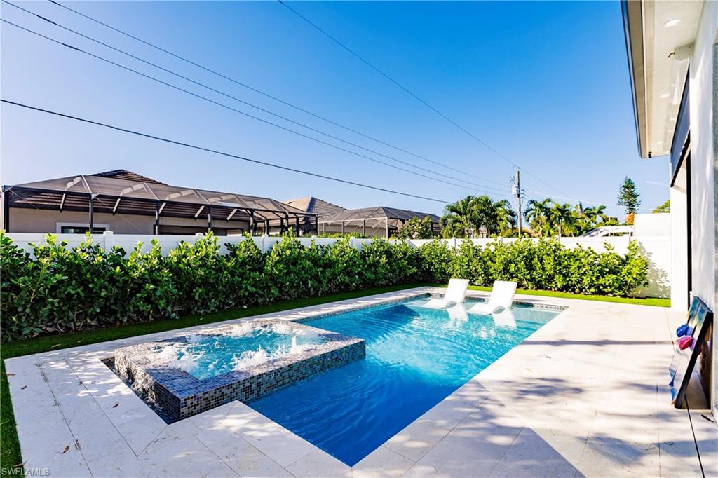 NAPLES PARK - Residential