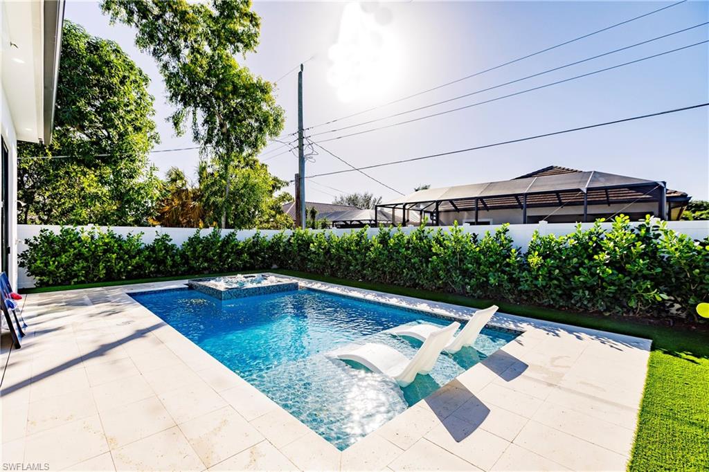 NAPLES PARK - Residential