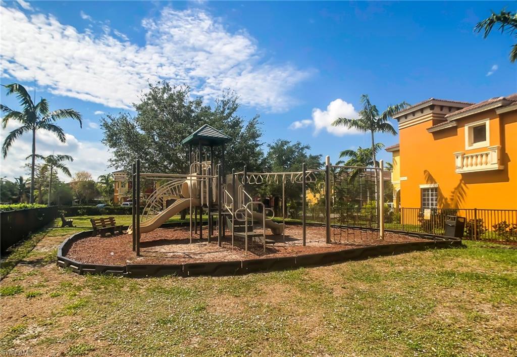 COPPER OAKS - Residential