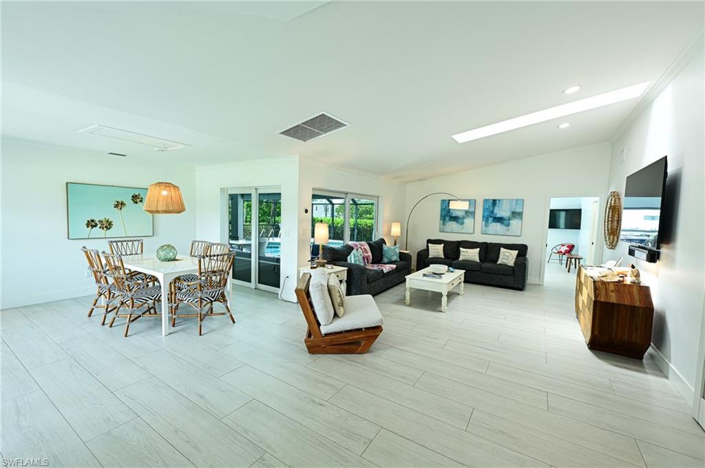 LITTLE HICKORY SHORES - Residential