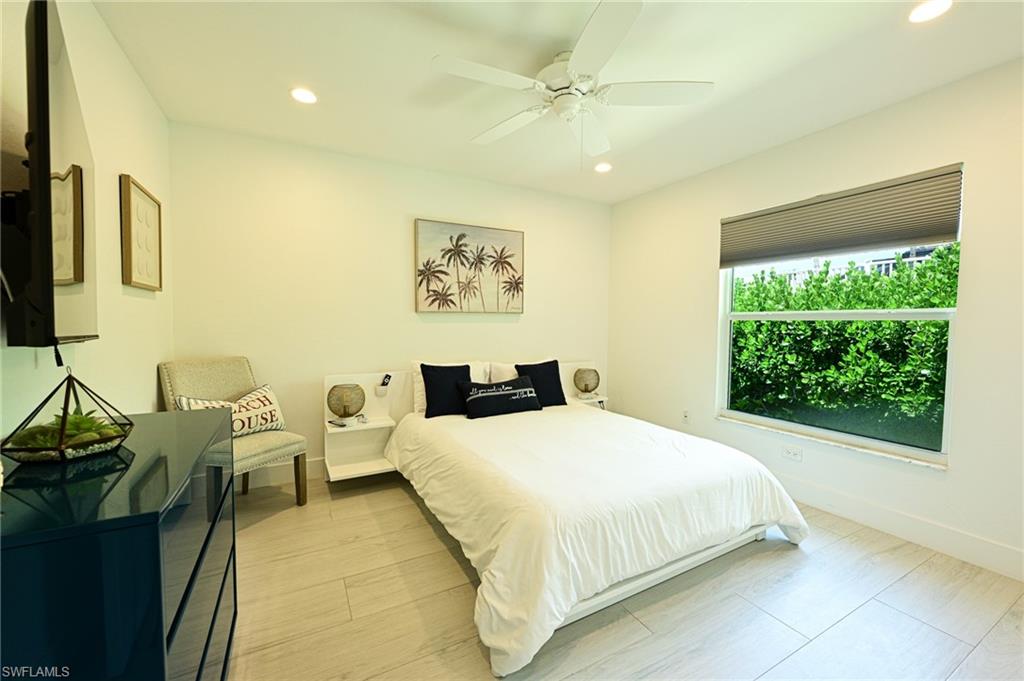 LITTLE HICKORY SHORES - Residential
