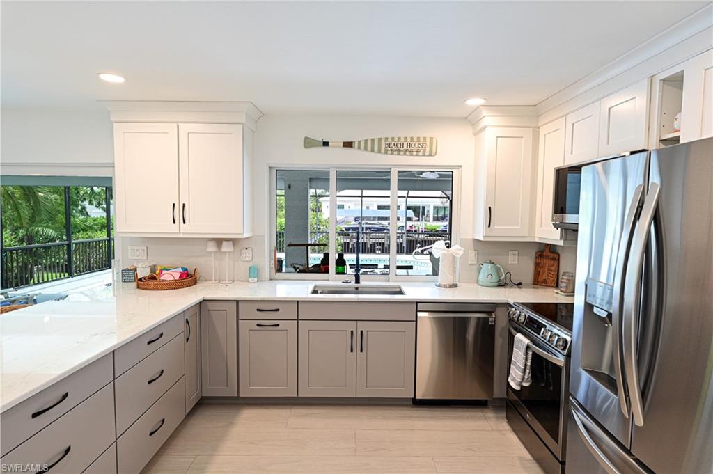 LITTLE HICKORY SHORES - Residential