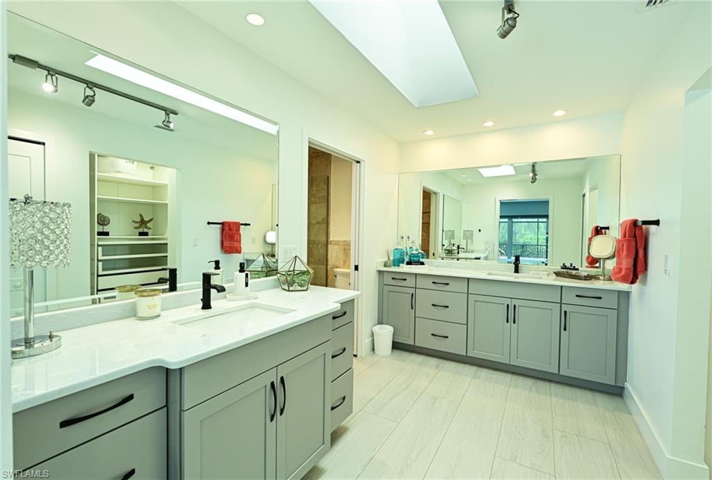 LITTLE HICKORY SHORES - Residential