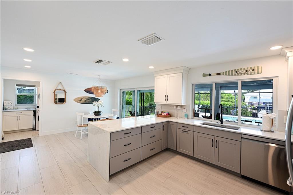 LITTLE HICKORY SHORES - Residential