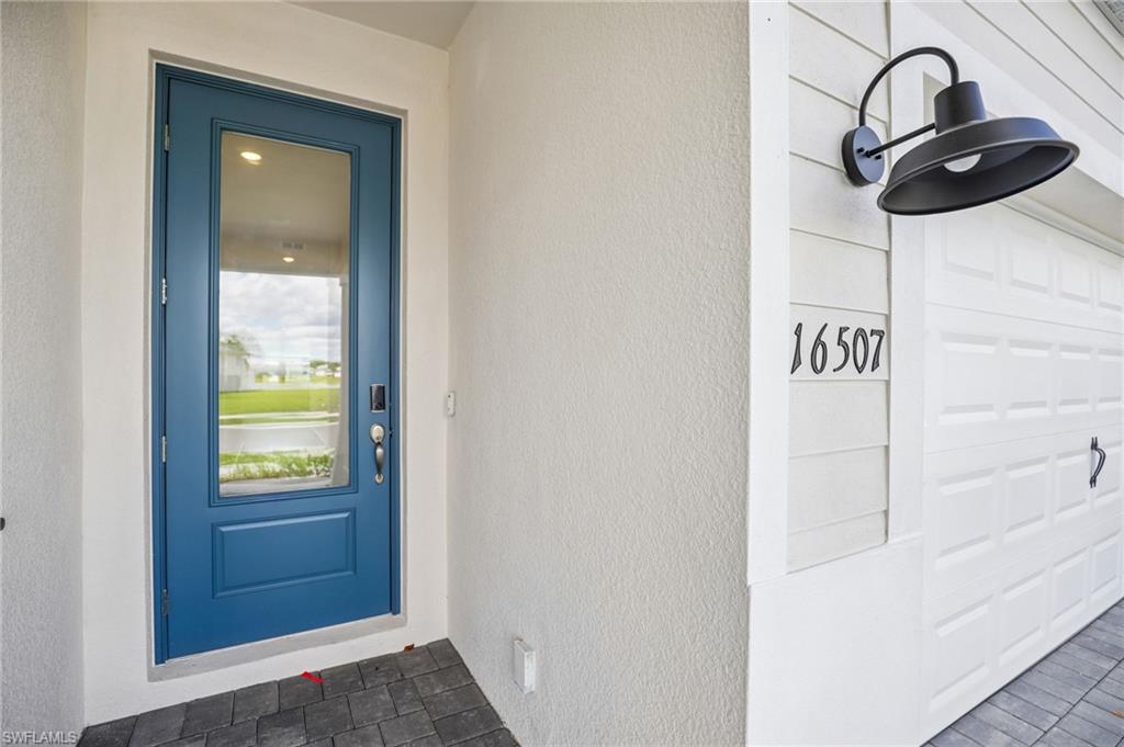 CRESCENT LAKES - Residential