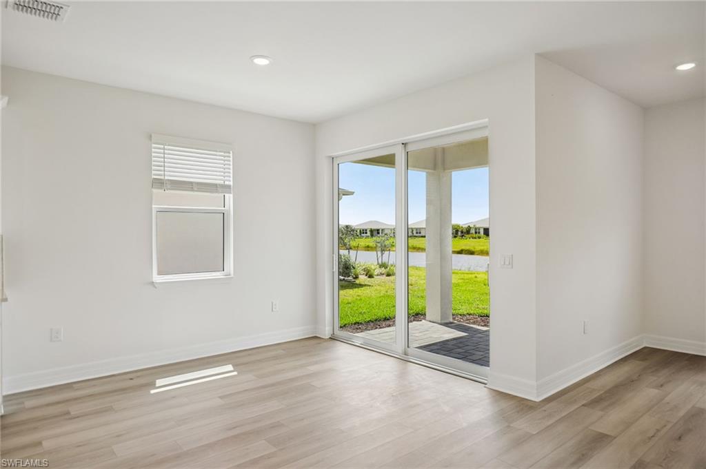 CRESCENT LAKES - Residential