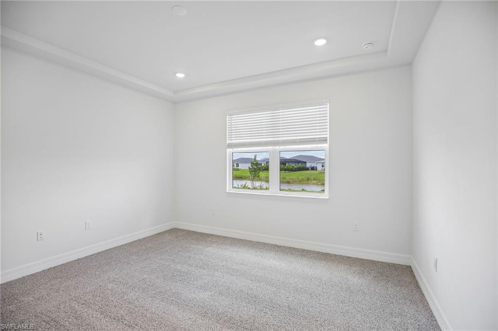 CRESCENT LAKES - Residential