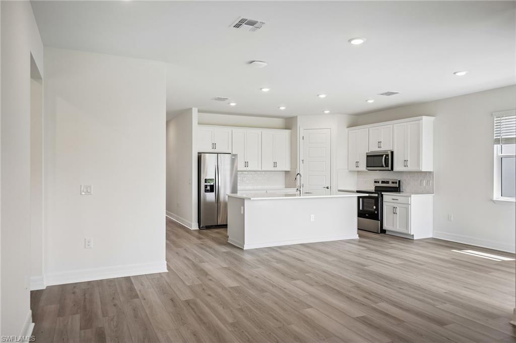 CRESCENT LAKES - Residential