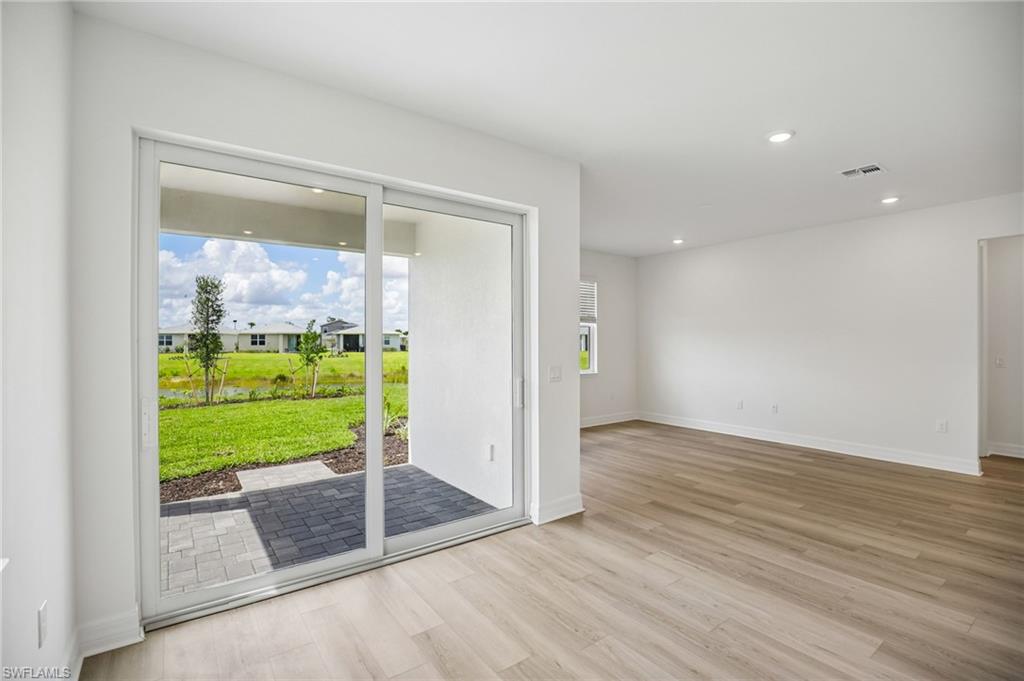 CRESCENT LAKES - Residential