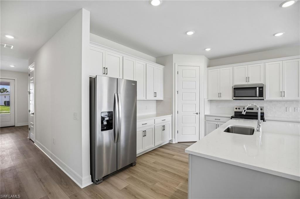CRESCENT LAKES - Residential
