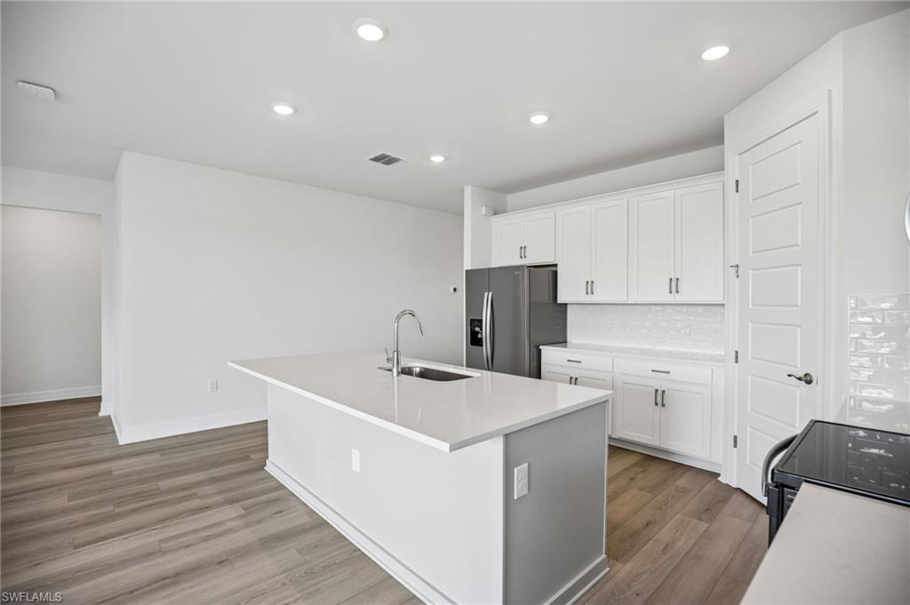 CRESCENT LAKES - Residential