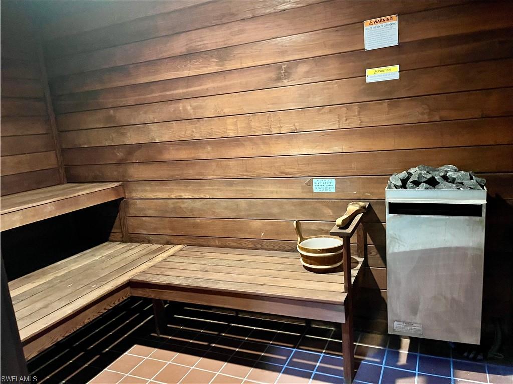 HUNTINGTON LAKES - Residential Lease