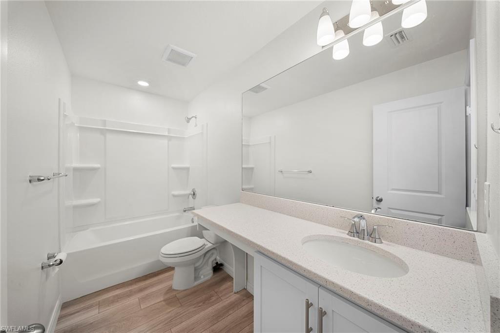 BAYSHORE COMMONS - Residential Lease