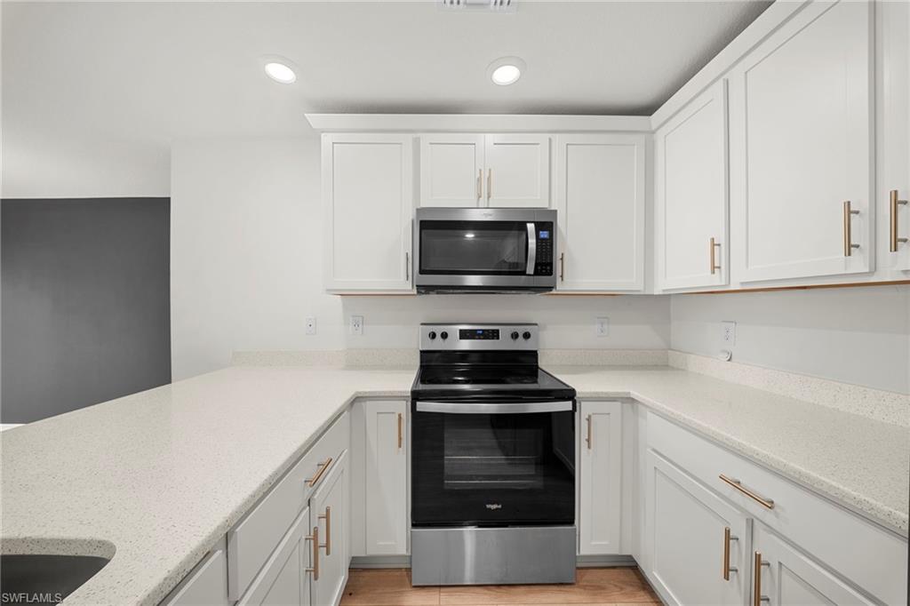 BAYSHORE COMMONS - Residential Lease