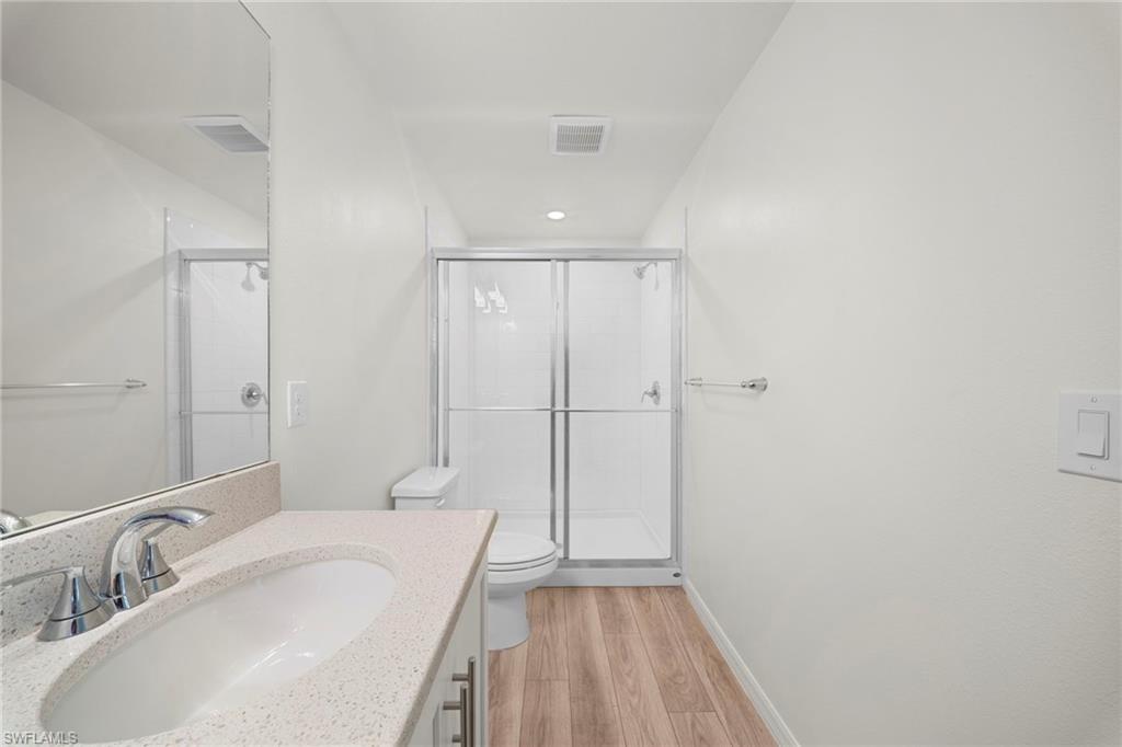 BAYSHORE COMMONS - Residential Lease