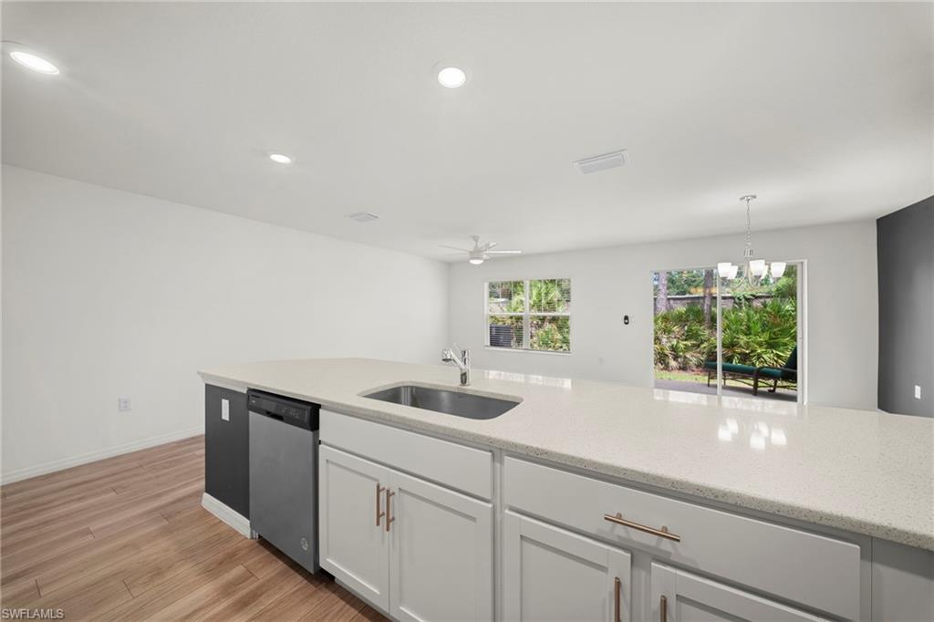 BAYSHORE COMMONS - Residential Lease
