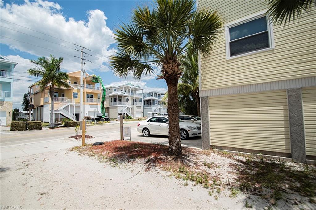 ISLAND SHORES - Residential