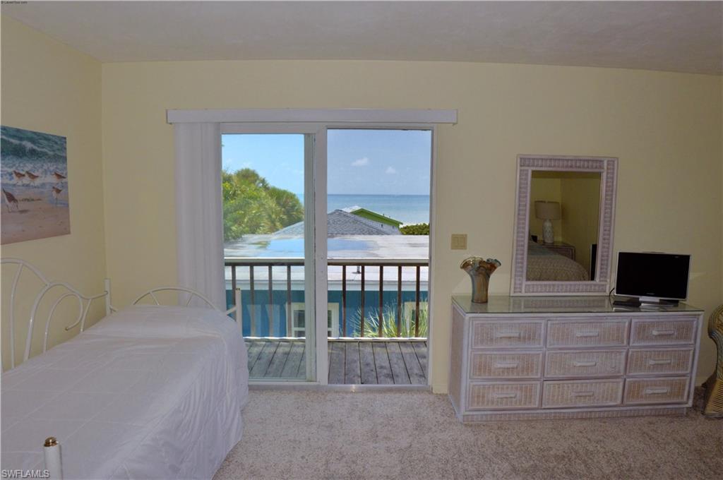 ISLAND SHORES - Residential