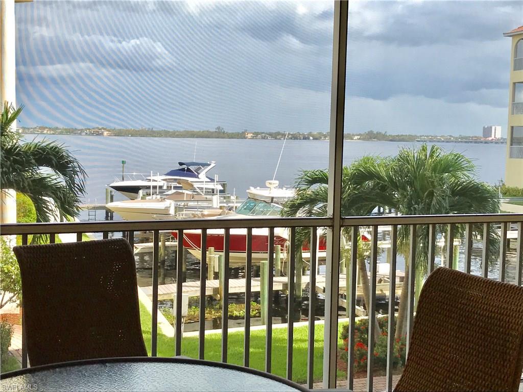 PARADISE POINT - Residential