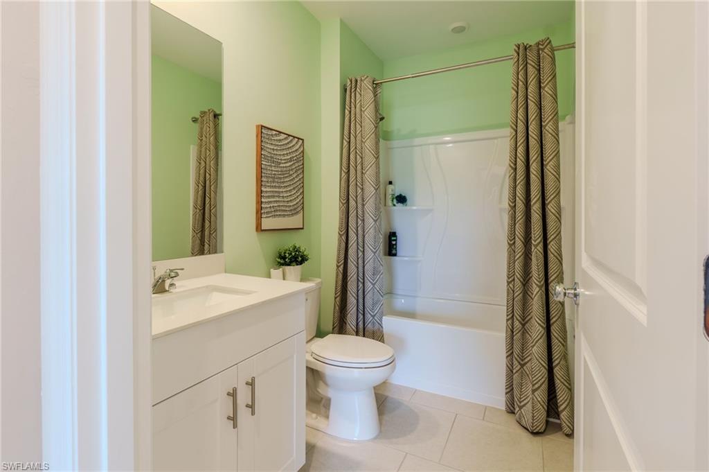 SAVANNA LAKES - Residential