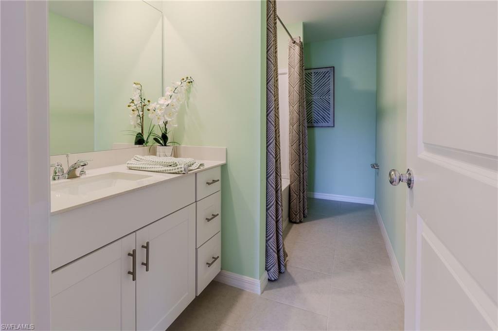 SAVANNA LAKES - Residential